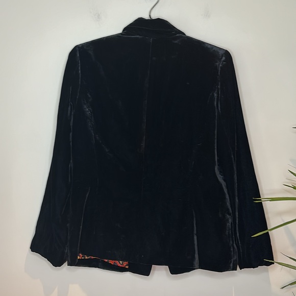 Anne Klein || Black Velvet Single Breasted Blazer with Leopard Print Lining; L - Picture 10 of 11